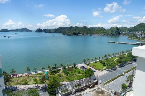 Ảnh chi tiết phòng draco-qk3-cat-ba-hotel-suite-deluxe-vivatrip-02.jpg