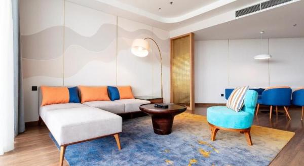 Ảnh chi tiết phòng dream-dragon-executive-suite-vivatrip_02.jpg