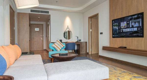 Ảnh chi tiết phòng dream-dragon-executive-suite-vivatrip_05-1.jpg