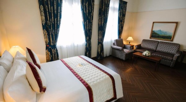 Ảnh chi tiết phòng du-parc-hotel-dalat-deluxe-room-vivatrip-02.jpg