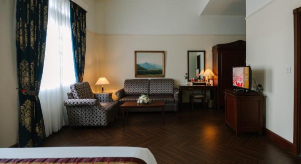 Ảnh chi tiết phòng du-parc-hotel-dalat-deluxe-room-vivatrip-03.jpg