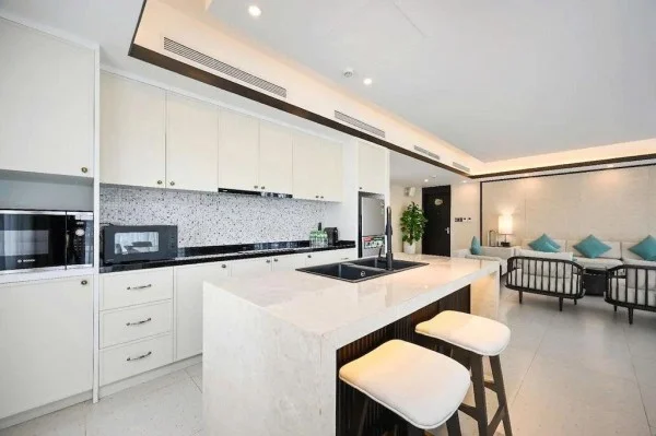 Ảnh chi tiết phòng emerald-ho-tram-resort-biet-thu-huong-dai-duong-5-phong-ngu-co-giuong-lon-vivatrip-06.webp