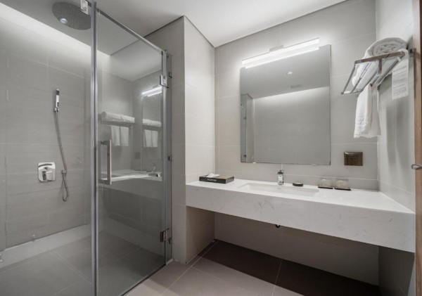 Ảnh chi tiết phòng flamingo-grand-cat-ba-resort-dinh-thu-deluxe-2-phong-ngu-vivatrip-02.jpg