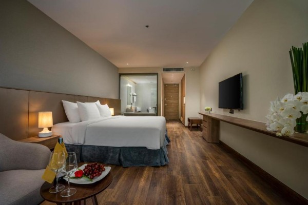 Ảnh chi tiết phòng flamingo-grand-cat-ba-resort-phong-premier-ocean-co-2-giuong-co-king-vivatrip.jpg