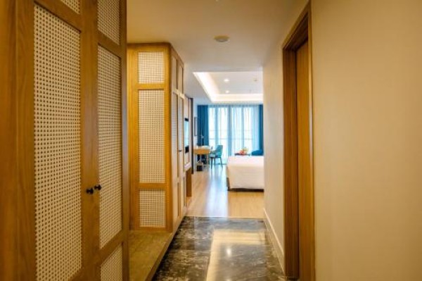 Ảnh chi tiết phòng flc-city-hotel-beach-quy-nhon-suite-huong-bien-vivatrip-04.jpg