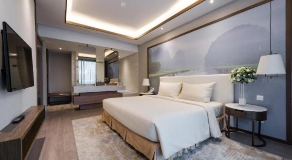 Ảnh chi tiết phòng flc-grand-sm-sn-premier-vivatrip_03.jpg