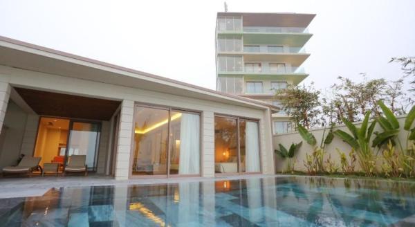 Ảnh chi tiết phòng flc-luxury-sm-sn-seaview-living-vivatrip.jpg