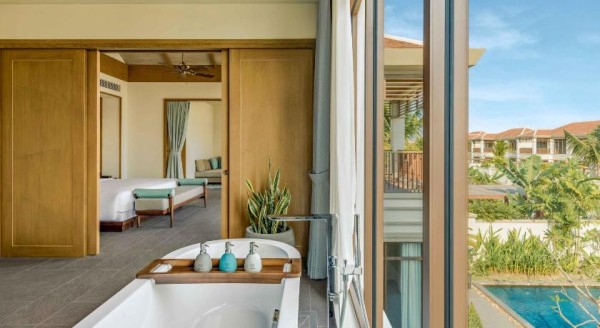 Ảnh chi tiết phòng fusion-resort-villas-da-nang-three-bedroom-villa-vivatrip-04.jpg