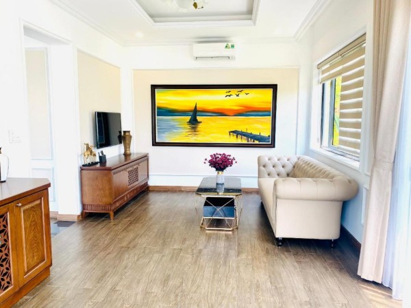 Ảnh chi tiết phòng glory-resort-son-tay-phong-deluxe-giuong-doi-2-giuong-don-vivatrip-03.jpg