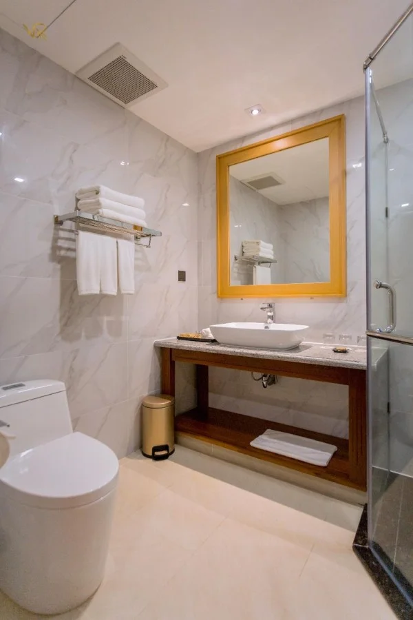 Ảnh chi tiết phòng golden-era-hotel-phong-deluxe-3-nguoi-vivatrip-1.webp