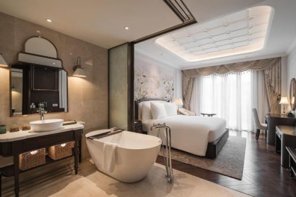 Ảnh chi tiết phòng golden-sun-hotel-dalat-phong-loai-sang-giuong-doi-vivatrip-02.jpg