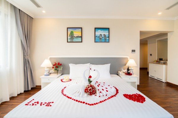 Ảnh chi tiết phòng ha-long-dream-hotel-excutive-suite-vivatrip-03.jpg