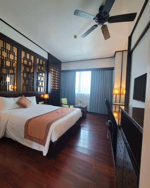 Ảnh chi tiết phòng halong-palace-hotel-deluxe-double-vivatrip-03.jpg