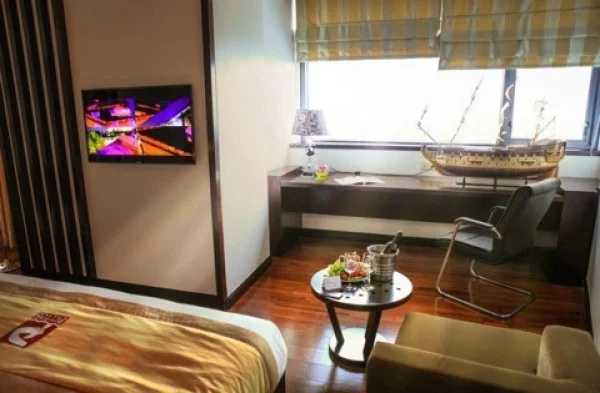 Ảnh chi tiết phòng halong-palace-hotel-suite-vivatrip-02.webp