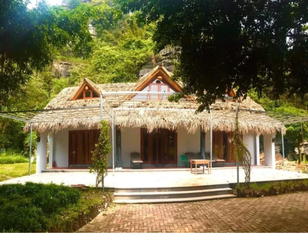 Ảnh chi tiết phòng hang-mua-ecolodge-ninh-binh-biet-thu-co-ho-boi-rieng-vivatrip-02.webp
