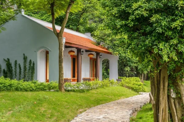 Ảnh chi tiết phòng hang-mua-ecolodge-ninh-binh-phong-deluxe-giuong-doi-2-giuong-vivatrip-04.webp