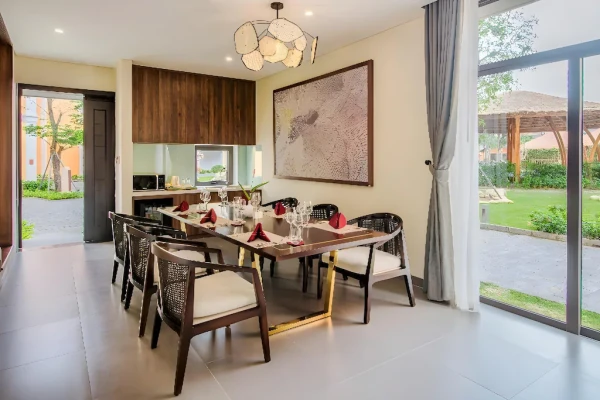 Ảnh chi tiết phòng hoi-an-memories-resort-spa-biet-thu-3-phong-ngu-vivatrip-08.webp