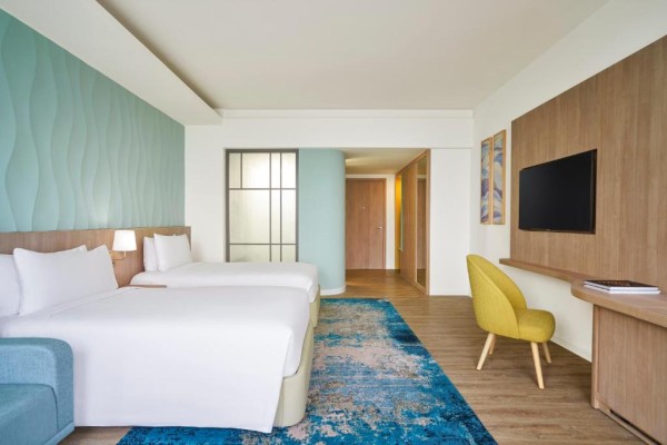 Ảnh chi tiết phòng holiday-inn-resort-ho-tram-beach-phong-tieu-chuan-2-giuong-don-vivatrip-02.jpg