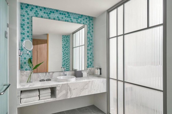 Ảnh chi tiết phòng holiday-inn-resort-ho-tram-beach-suite-2-ngu-vivatrip.jpg