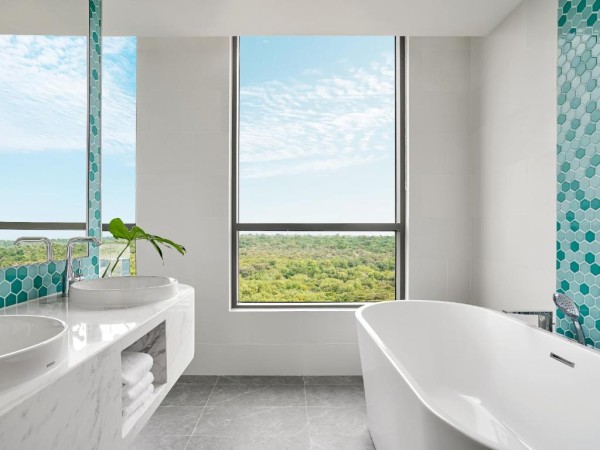 Ảnh chi tiết phòng holiday-inn-resort-ho-tram-beach-suite-gia-dinh-vivatrip-03.jpg