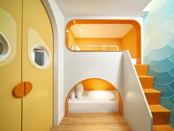 Ảnh chi tiết phòng holiday-inn-resort-ho-tram-beach-suite-gia-dinh-vivatrip-04.jpg