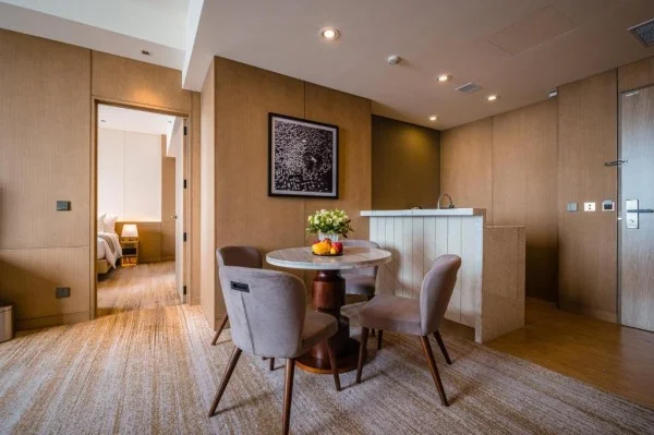 Ảnh chi tiết phòng hotel-nikko-hai-phong-suite-co-giuong-co-king-vivatrip-03.webp