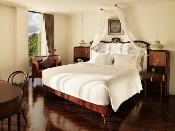 Ảnh chi tiết phòng hotel-perle-dorient-cat-ba-mgallery-junior-suite-vivatrip-02.jpg