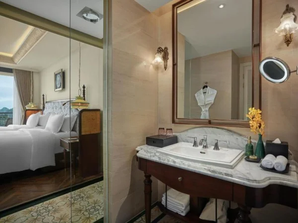 Ảnh chi tiết phòng hotel-perle-dorient-cat-ba-mgallery-phong-co-dien-vivatrip-02.webp