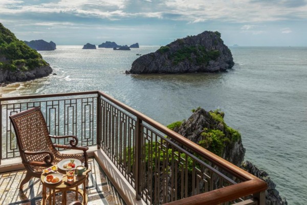 Ảnh chi tiết phòng hotel-perle-dorient-cat-ba-mgallery-phong-co-dien-vivatrip.jpg