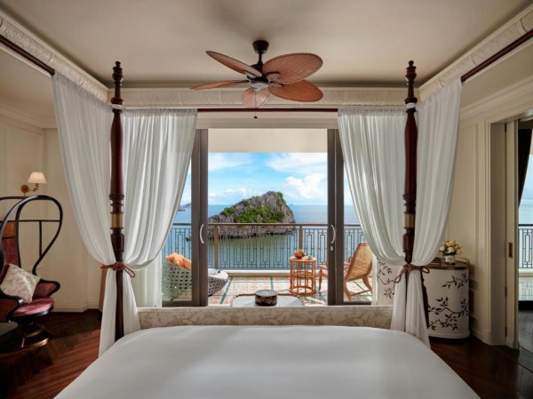 Ảnh chi tiết phòng hotel-perle-dorient-cat-ba-mgallery-suite-hang-tong-thong-vivatrip-02.jpg