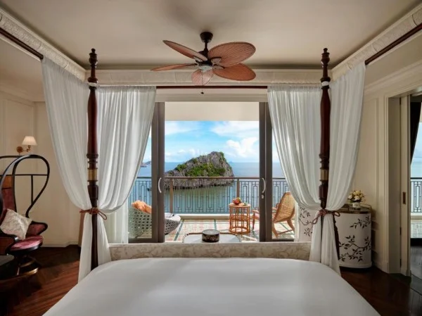 Ảnh chi tiết phòng hotel-perle-dorient-cat-ba-mgallery-suite-hang-tong-thong-vivatrip-02.webp