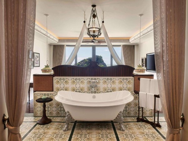 Ảnh chi tiết phòng hotel-perle-dorient-cat-ba-mgallery-suite-hang-tong-thong-vivatrip-06.jpg