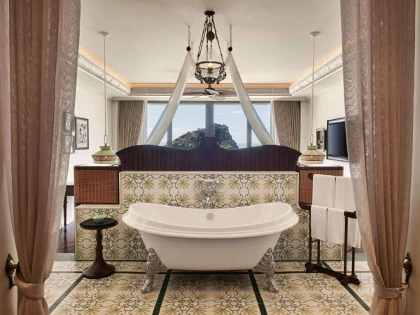 Ảnh chi tiết phòng hotel-perle-dorient-cat-ba-mgallery-suite-hang-tong-thong-vivatrip-06.webp