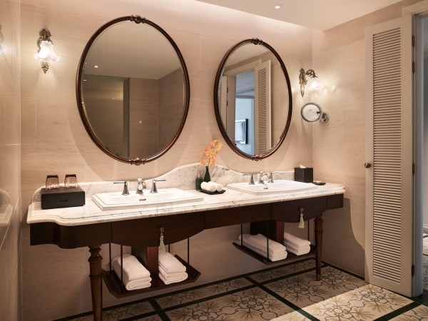 Ảnh chi tiết phòng hotel-perle-dorient-cat-ba-phong-junior-suite-vivatrip-02.jpg