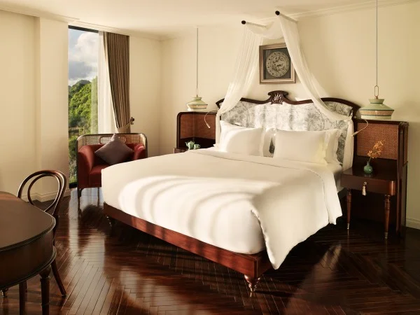 Ảnh chi tiết phòng hotel-perle-dorient-cat-ba-phong-junior-suite-vivatrip-04.webp