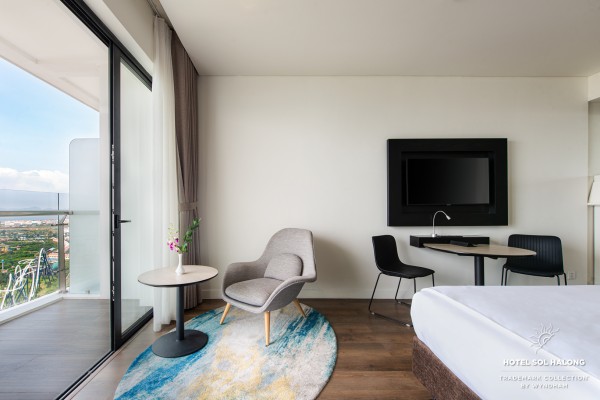 Ảnh chi tiết phòng hotel-soleil-ha-long-deluxe-king-vivatrip-05.jpg