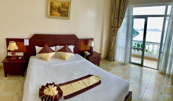 Ảnh chi tiết phòng hung-long-harbour-hotel-phong-giuong-doi-vivatrip-05.jpg