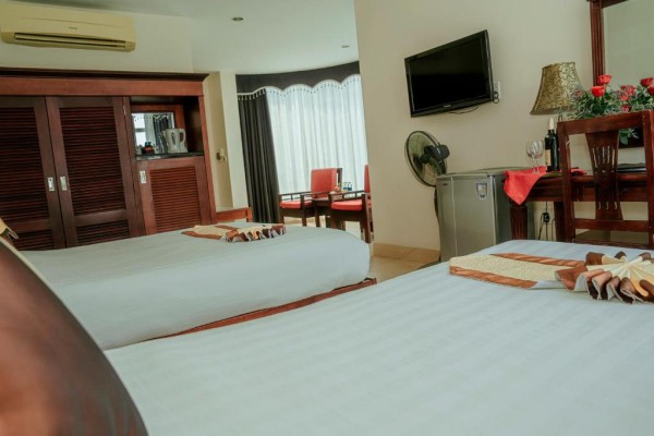 Ảnh chi tiết phòng hung-long-harbour-hotel-suite-nhin-ra-bien-vivatrip-03.jpg