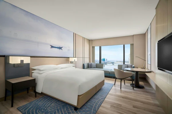 Ảnh chi tiết phòng khach-san-courtyard-by-marriott-da-nang-deluxe-room-vivatrip-05.webp