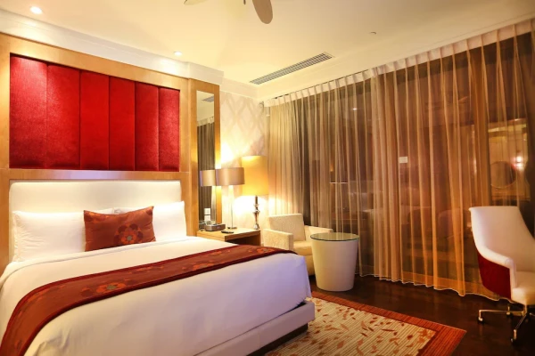 Ảnh chi tiết phòng 1 Bedroom Suite Grand Golf View Smoking 7