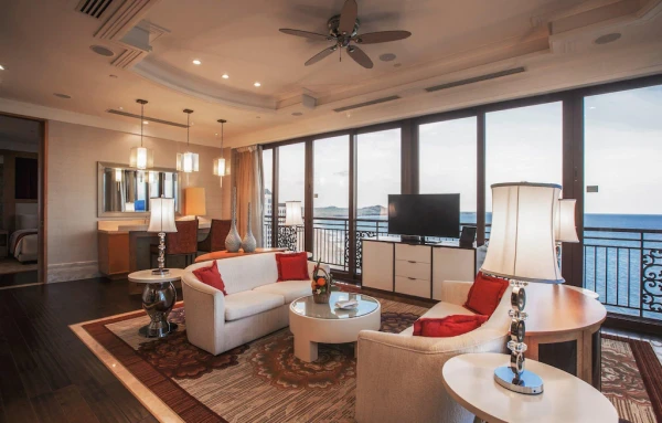 Ảnh chi tiết phòng khach-san-intercontinental-grand-ho-tram-1-king-1-bedroom-suite-vivatrip-02-1.webp