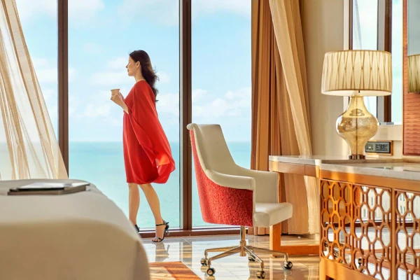 Ảnh chi tiết phòng 1 King 1 Bedroom Suite Grand Ocean View Smoking 8