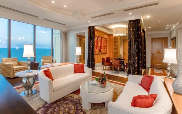 Ảnh chi tiết phòng 1 King 1 Bedroom Suite Grand Ocean View Smoking 9