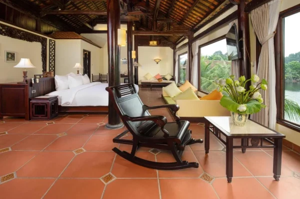 Ảnh chi tiết phòng khu-nghi-duong-emeralda-resort-tam-coc-phong-imperial-giuong-doi-vivatrip-02.webp