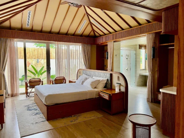 Ảnh chi tiết phòng Biệt Thự Bể Bơi 4 Phòng Ngủ Đối Diện Bãi Biển (Beachfront 4-Bedroom Pool Villa) 7