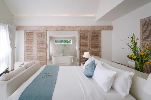 Ảnh chi tiết phòng Biệt Thự Bể Bơi 4 Phòng Ngủ Đối Diện Bãi Biển (Beachfront 4-Bedroom Pool Villa) 10