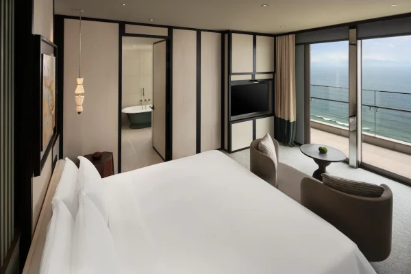 Ảnh chi tiết phòng khu-nghi-duong-new-world-hoiana-beach-suite-premier-nhin-dai-duong-vivatrip-06.webp