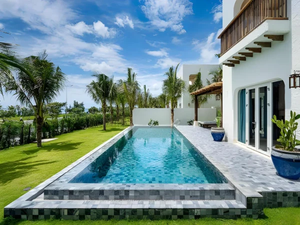 Ảnh chi tiết phòng khu-nghi-duong-stelia-beach-phu-yen-dinh-thu-2-phong-ngu-nhin-ra-ho-boi-va-dai-duong-vivatrip.webp