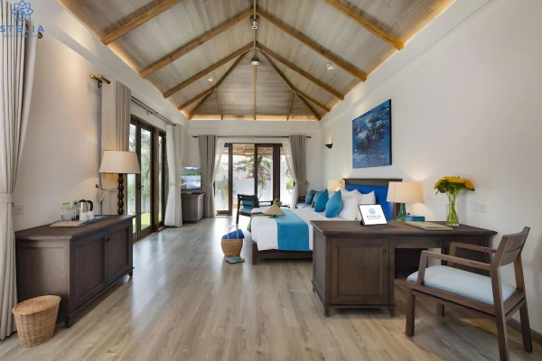 Ảnh chi tiết phòng khu-nghi-duong-stelia-beach-phu-yen-villa-1-phong-ngu-huong-vuon-vivatrip.webp