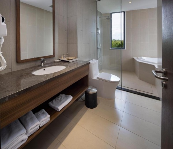 Ảnh chi tiết phòng le-palmier-ho-tram-resort-suite-gia-dinh-vivatrip-03.jpg